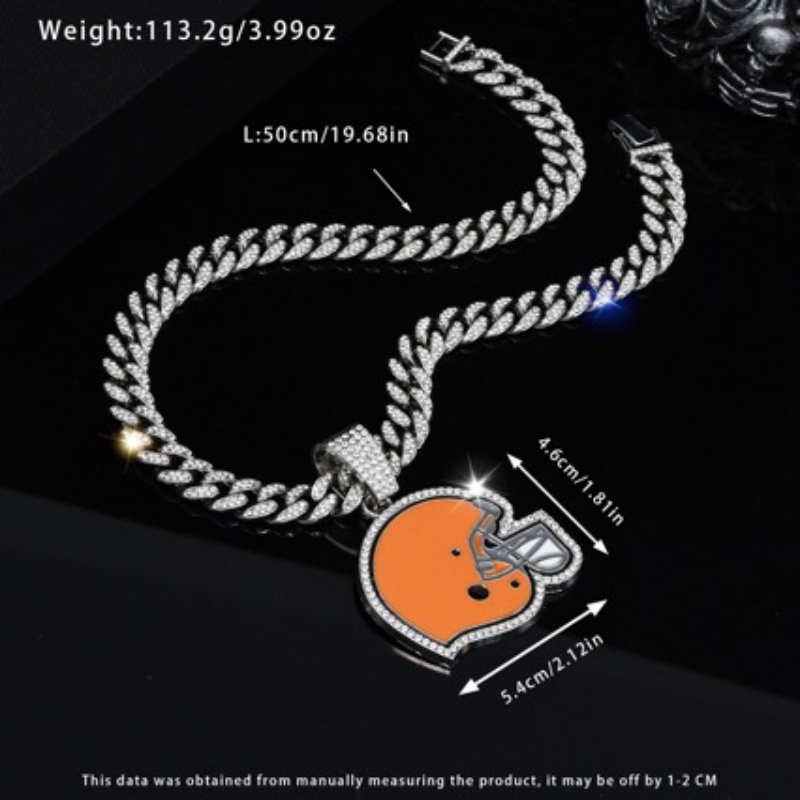 Browns Pendant and Necklace Silver