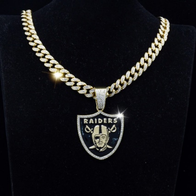 Raiders Pendant and Necklace Gold
