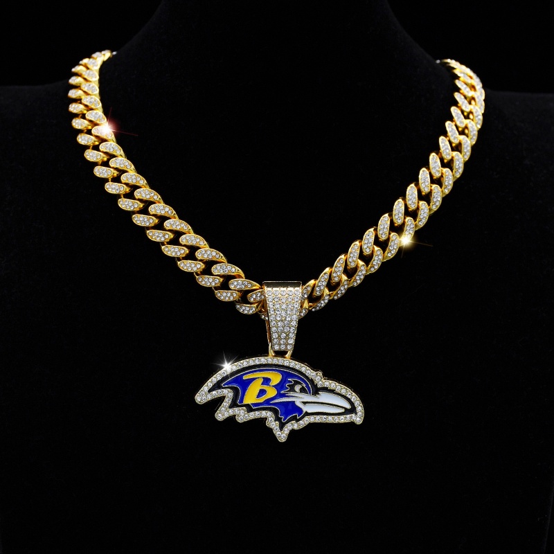 Ravens Pendant and Necklace Gold